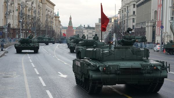 Движение на ряде улиц в Москве перекроют из-за подготовки ко Дню Победы<br />
