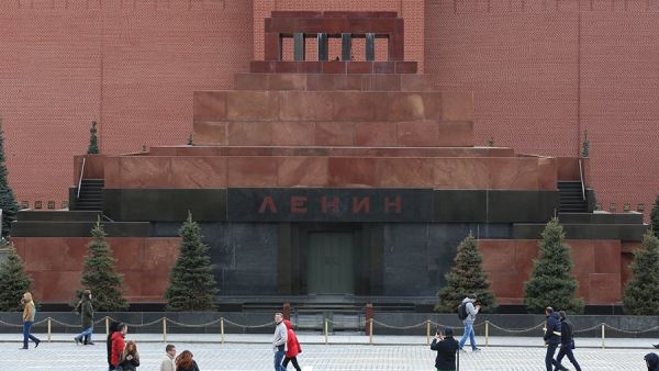 Мавзолей Ленина временно закроют для посетителей