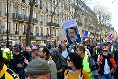 Во Франции после объявления первых результатов выборов начались протесты